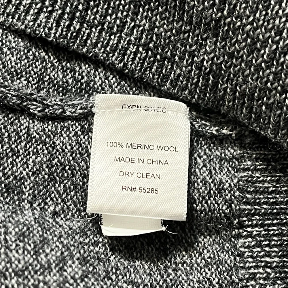 Express Merino Wool V-neck Sweater in Gray Size Medium